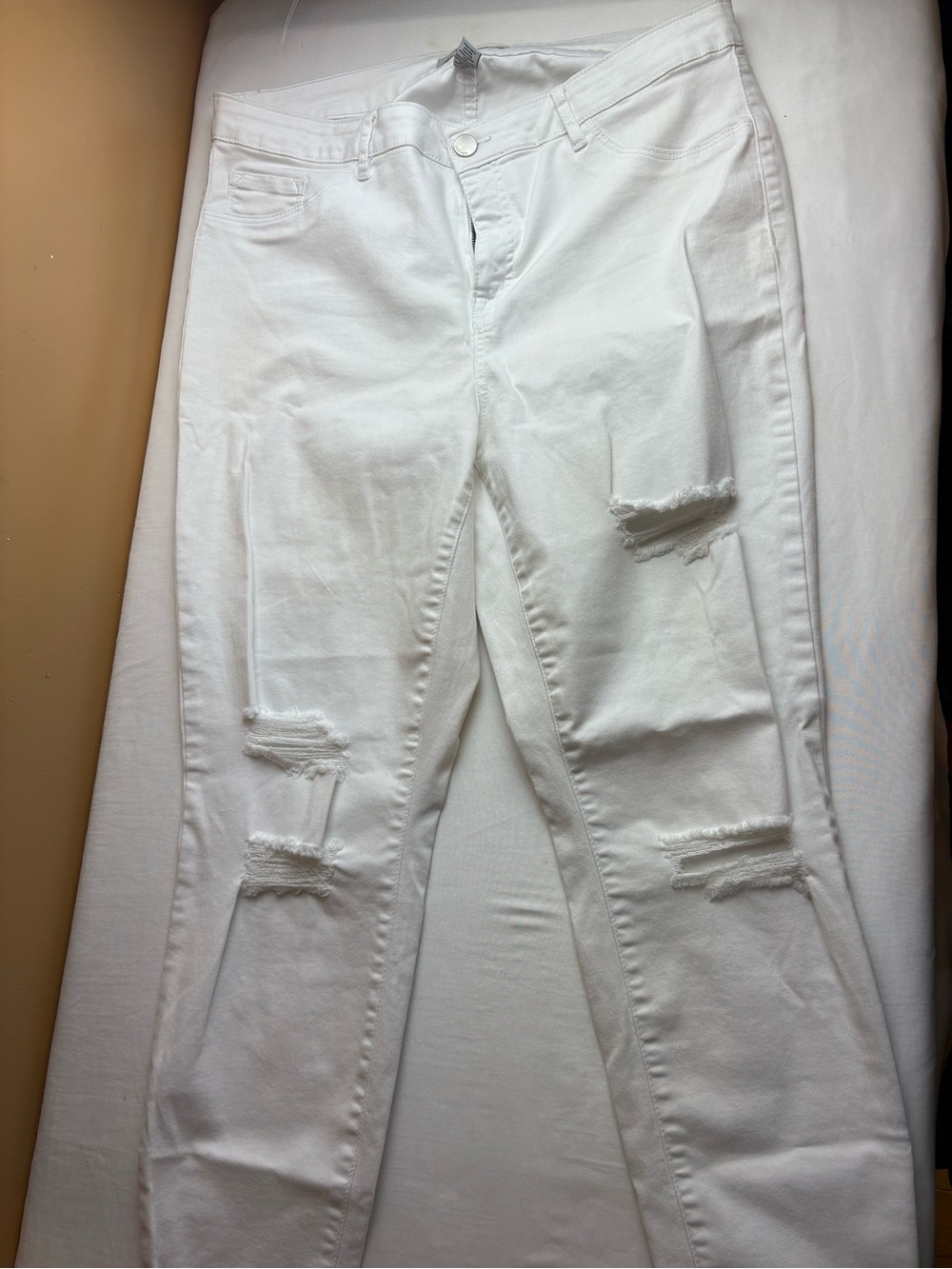 refuge White Distressed Skinny Jeans